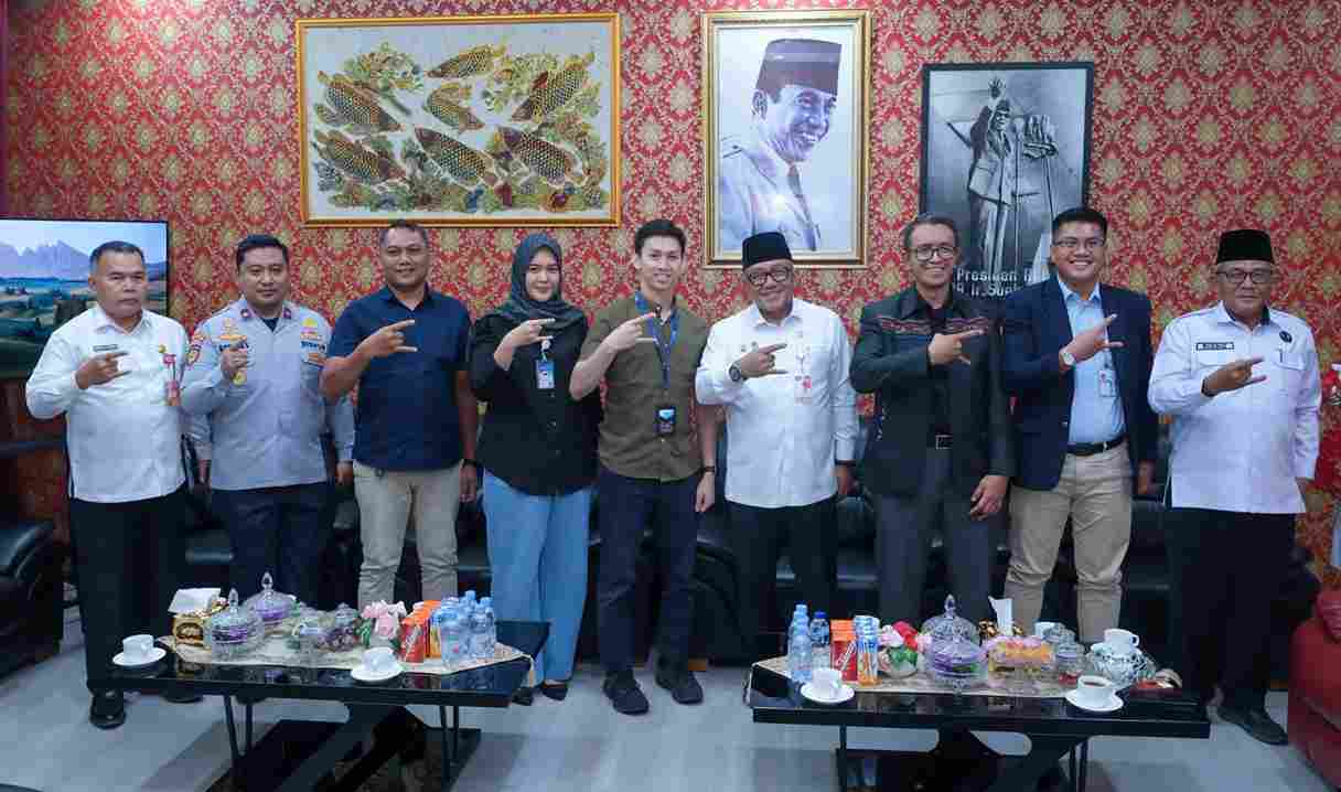 Wali Kota Lis Darmansyah bersama PT Angkasa Pura dan perwakilan PT Garuda Indonesia membahas pengembalian jadwal penerbangan Garuda di Bandara Tanjungpinang. Foto: Diskominfo