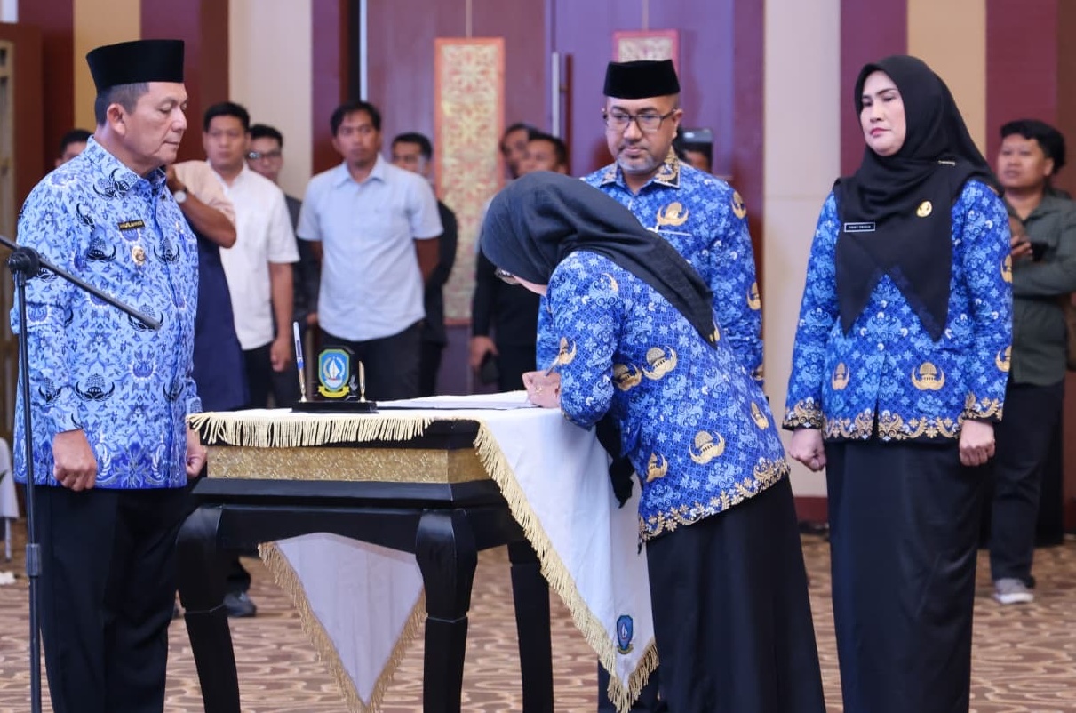 Pelantikan sejumlah pejabat eselon II dan III di lingkungan Pemprov Kepri. Foto: Diskominfo