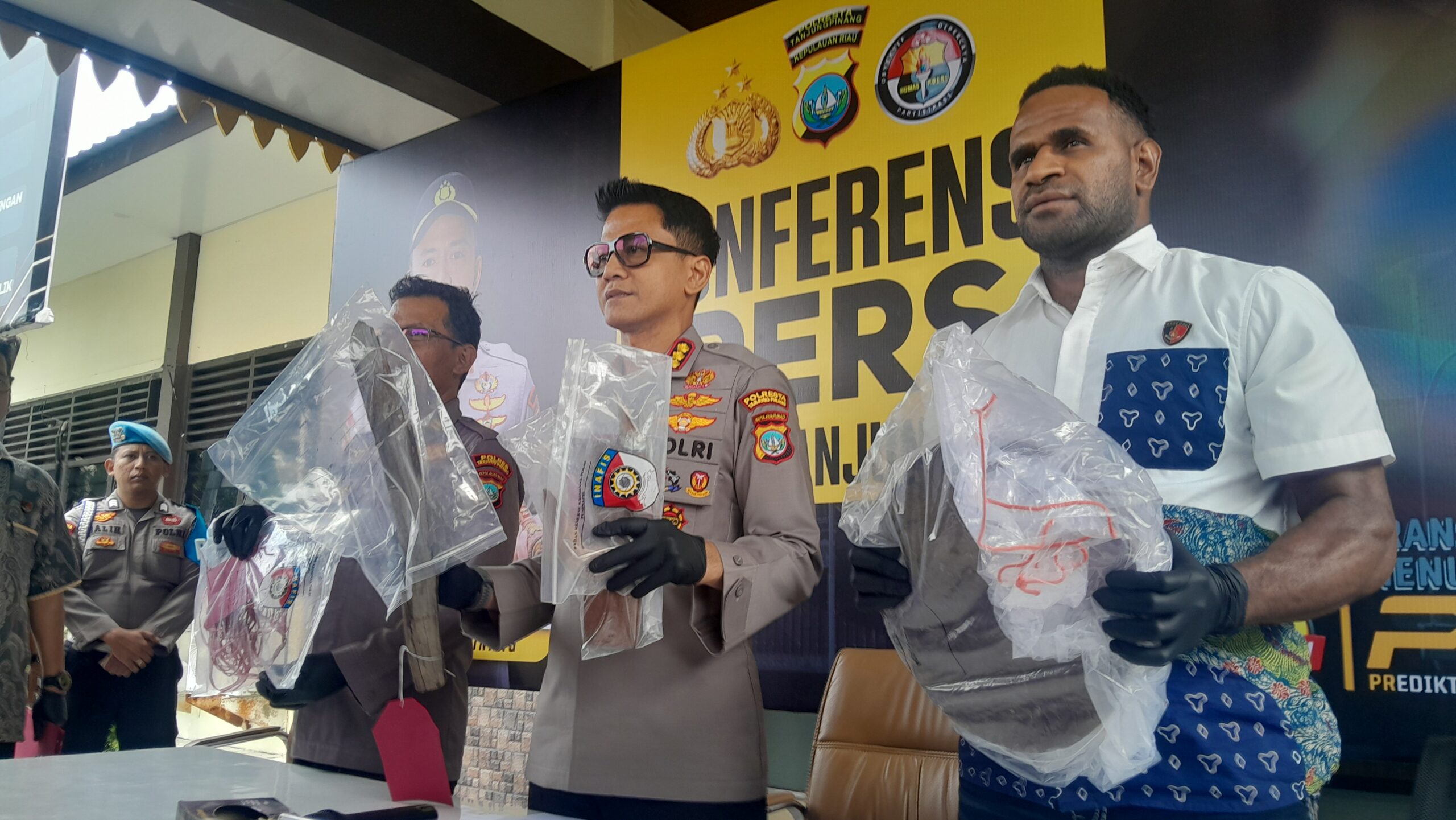 Konfrensi pers pengungkapan kasus pembunuhan IRT di Tanjungpinang. Foto: Rindu Sianipar