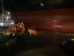 Insiden kecelakaan kapal terbalik di perairan PT ASL Tanjung Uncang, Batam. Foto: tangkapan layar/ Dok Basarnas Tanjungpinang