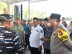 Gubernur Kepri Ansar Ahmad bersama unsur Forkominda meninjau aktivitas di Pelabuhan Harbour Bay, Batu Ampar, Kota Batam. Foto: Ist