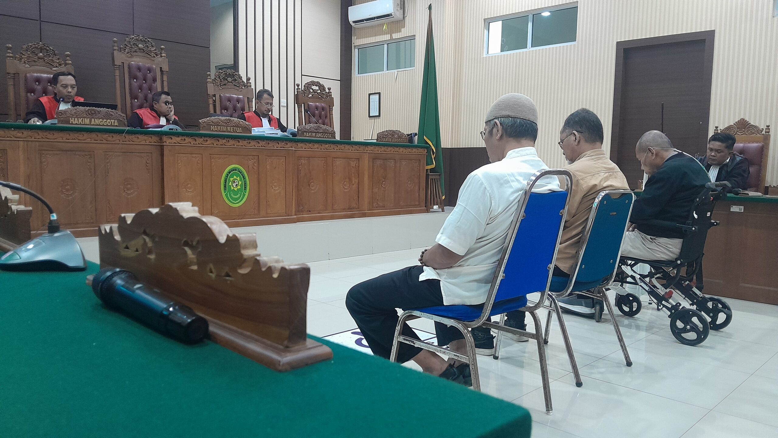 Persidangan kasus korupsi kuota rokok di BP Karimun dengan agenda pembacaan putusan. Foto: Rindu Sianipar