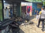 Sebuah rumah warga di Kampung Madani, Kelurahan Mukakuning, Kecamatan Sungai Beduk, Kota Batam terbakar, Selasa (24/03/2026). Foto: Ist