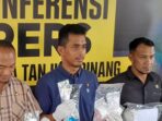 Kasatresnarkoba Polresta Tanjungpinang, AKP Lajun Siado Rio Sianturi (tengah). Foto: dok sinarsiber