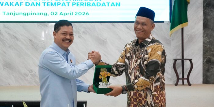 Penandatanganan perjanjian kerjasama Bidang Datun oleh Kejati Kepri bersama BPN dan Kemenag Kepri. Foto: Ist