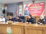Konfrensi Pers penyerahan berkas perkara, tersangka kasus perpajakan oleh DJP Kepri ke Kejati Kepri. Foto: Istimewa