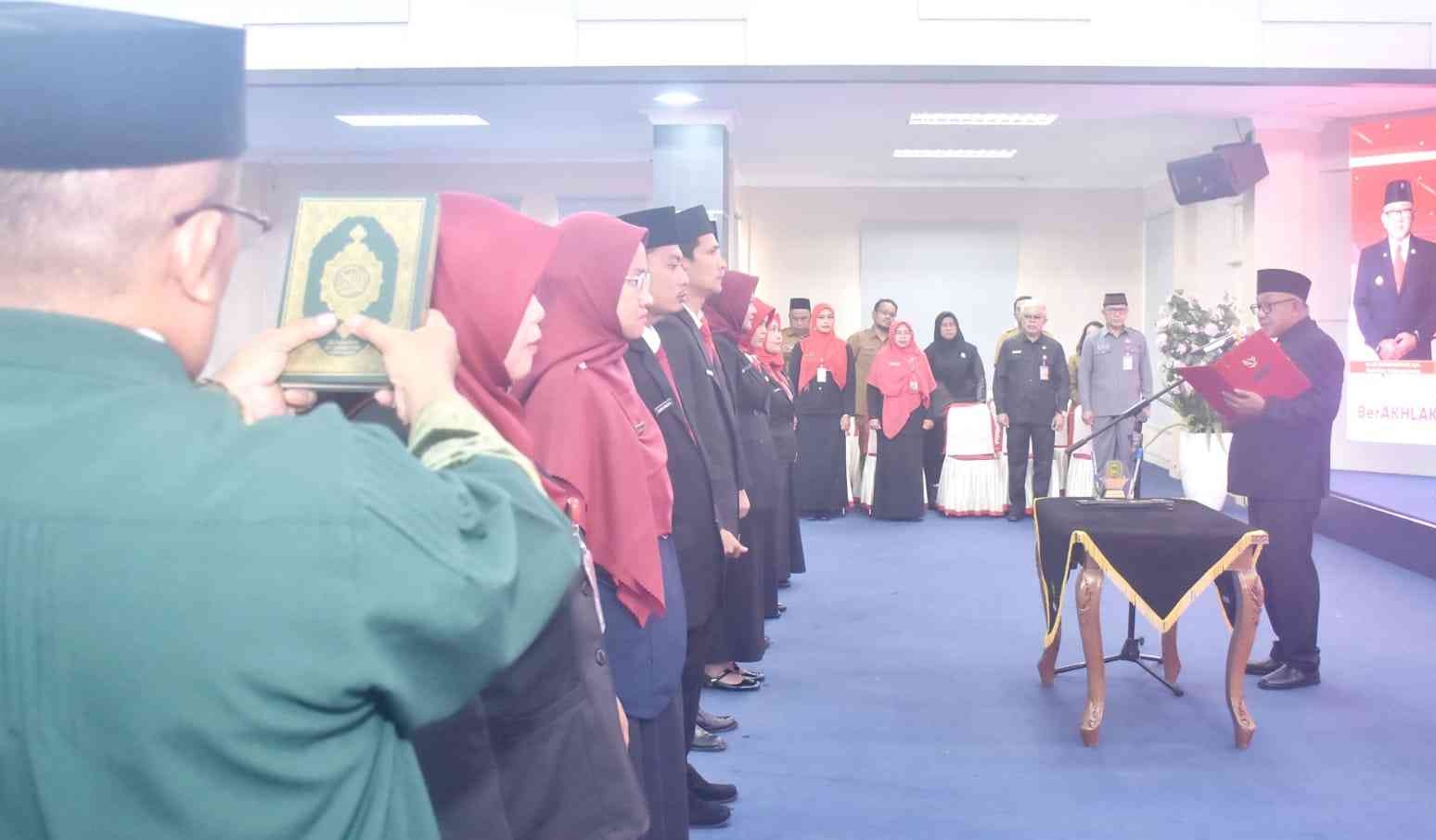 Kegiatan pelantikan 9 PNS di lingkungan Pemko Tanjungpinang. Foto: HO-Humas Pemko Tanjungpinang