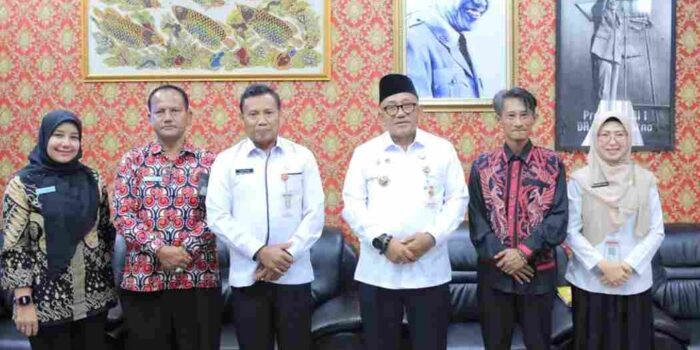 Walikota Tanjungpinang, Lis Darmansyah saat menerima kunjungan Kepala BKKBN Kepri. Foto: Ist