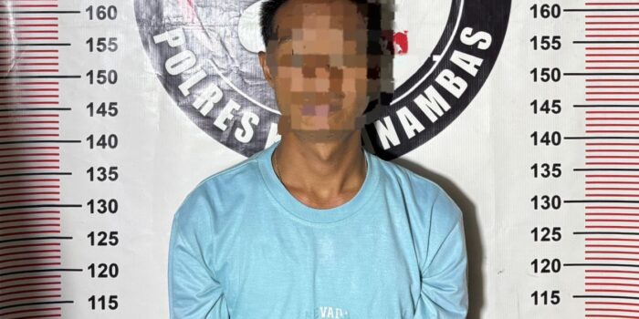 Terduga pelaku kasus narkotika saat diamankan polisi di Kabupaten Anambas. Foto: Dok Satresnarkoba Polres Kepulauan Anambas