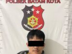 1001079713 (1) LMN (29), tersangka kasus penjambretan saat diamankan di Polsek Batam Kota. Foto: Ist