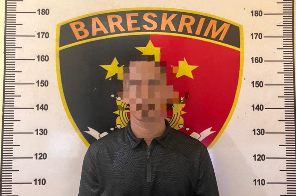 Oknum guru honorer SD di Anambas saat diamankan polisi. Foto: Dok Satreskrim Polres Anambas