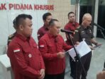 Aspidsus Kejati Kepri, Ismail Fahmi saat memberikan keterangan kepada wartawan. Foto: Dok sinarsiber.com