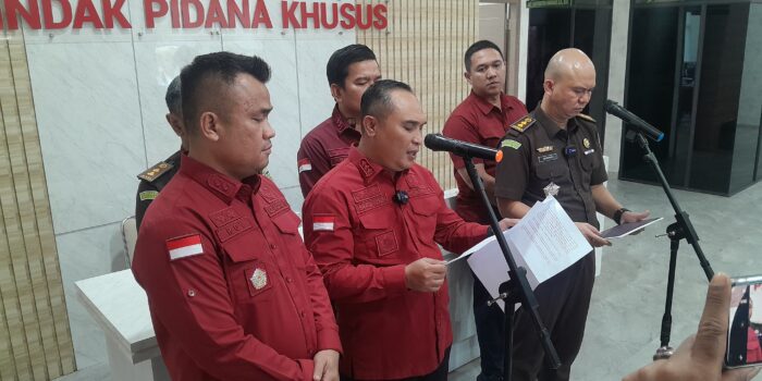 Aspidsus Kejati Kepri, Ismail Fahmi saat memberikan keterangan kepada wartawan. Foto: Dok sinarsiber.com