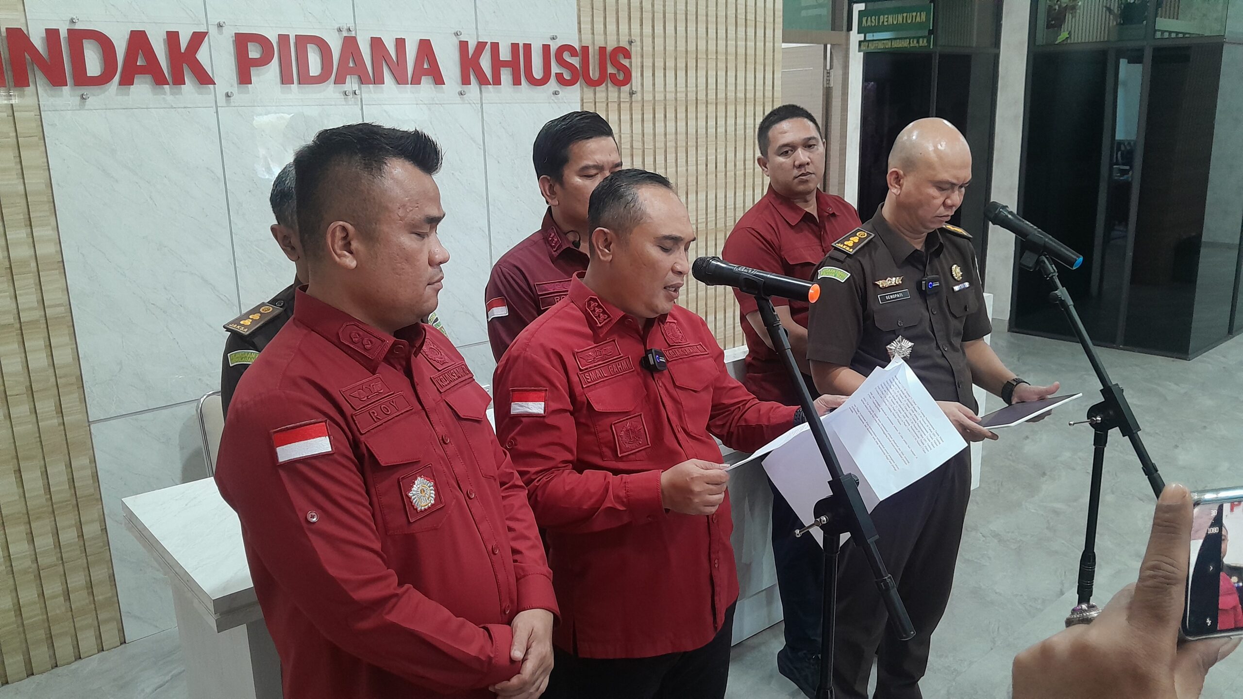 Aspidsus Kejati Kepri, Ismail Fahmi saat memberikan keterangan kepada wartawan. Foto: Dok sinarsiber.com