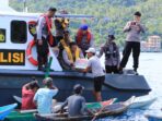 Penyaluran Bansos kepada nelayan oleh Polres Kepulauan Anambas. Foto: Ist