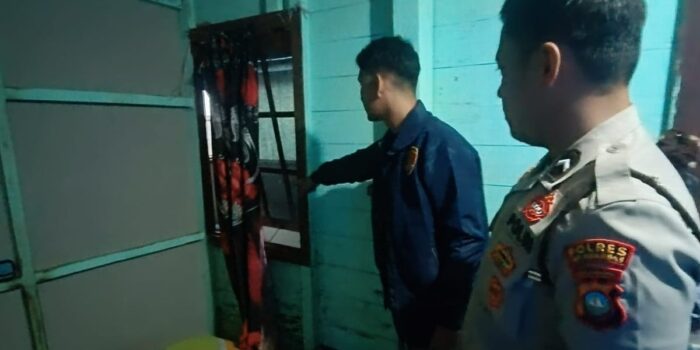 Polisi melakukan olah TKP usai menerima laporan dugaan percobaan penculikan anak di Desa Ladan, Anambas. Foto: Ist