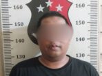 AP (41), tersangka kasus dugaan penggelapan dalam jabatan saat diamankan polisi. Foto: Dok Polsek Batu Aji