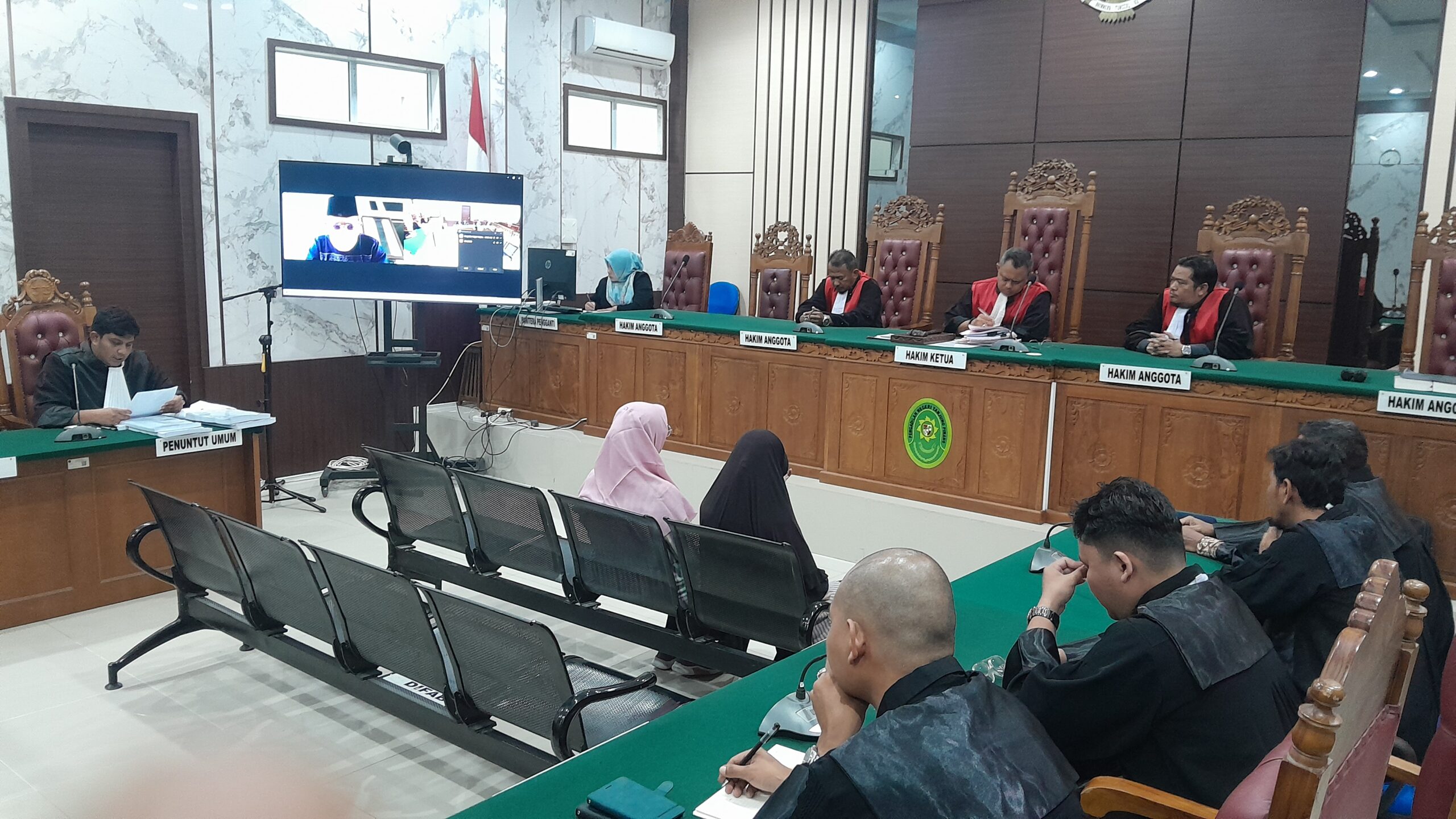 Sidang kasus dugaan korupsi penyalahgunaan dana pendidikan di SMK Negeri Kundur di Pengadilan Tipikor Tanjungpinang dengan agenda pembacaan tuntutan dari JPU. Foto: Rindu Sianipar