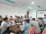 IMG-20260704-WA0033 Jajaran Polsek Bengkong berdialog dengan para pelaku usaha besi tua dan barang bekas. Foto: Ist