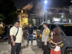 Petugas mendatangi lokasi peristiwa dugaan pengancaman dalam lingkup keluarga di kawasan Pancur, Kecamatan Sei Beduk, Kota Batam, Selasa (28/7/2026) malam. Foto: Dok Polsek Sei Beduk