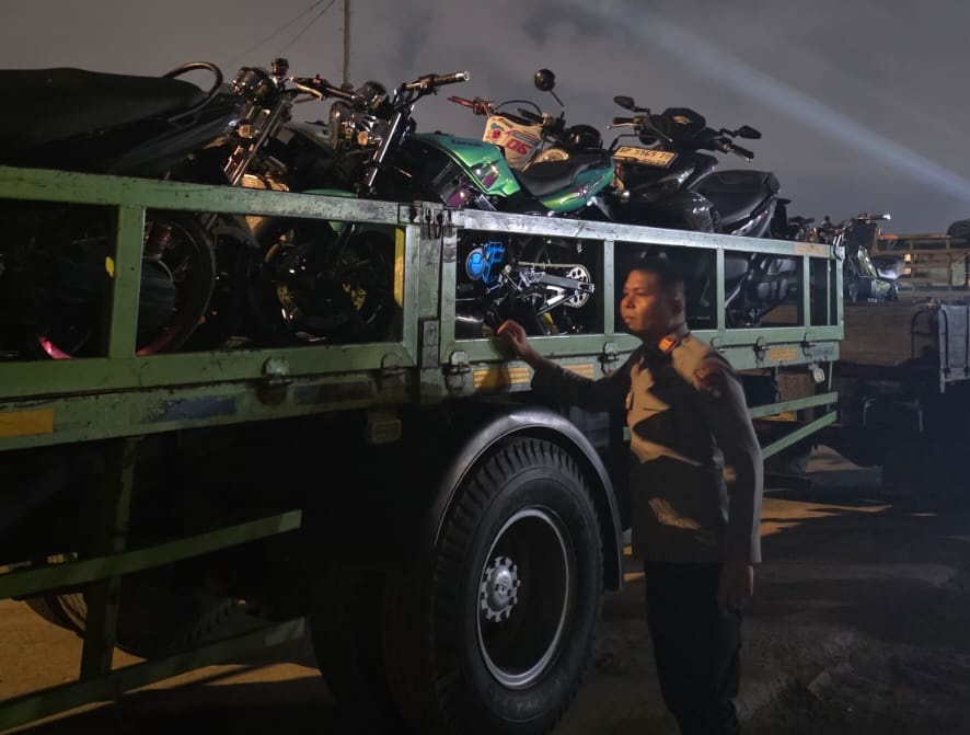 Puluhan kendaraan berknalpot brong yang terjaring saat patroli skala besar oleh Polda Kepri bersama Polresta Barelang. Foto: Ist