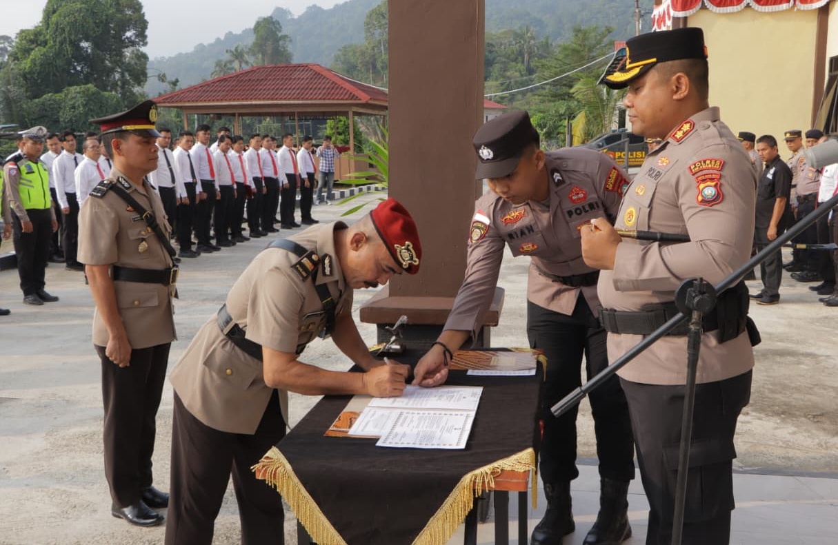 Kegiatan pelantikan dan sertijab Kasat Reskrim dan Kasikum Polres Kepulauan Anambas. Foto: Ist
