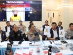 Konfrensi pers pengungkapan kasus pembunuhan seorang wanita berinsial S (51) di Kota Batam. Foto: Ist