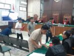 20260805_143924 Suasana sidang perdana kasus dugaan korupsi penyaluran kredit mikro di Bank milik negara (BRI Unit Bestari Tanjungpinang) di Pengadilan Tipikor Tanjungpinang, Rabu (05/08/2026). Foto: Rindu Sianipar