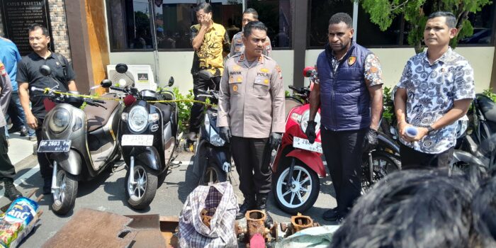Konfrensi pers pengungkapan kasus pencurian di wilayah Tanjungpinang. Foto: Rindu Sianipar
