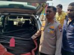 Wakapolresta Tanjungpinang AKBP Farouk Oktora memperlihatkan barang bukti kasus pencurian berupa kabel listrik. Foto: Rindu Sianipar