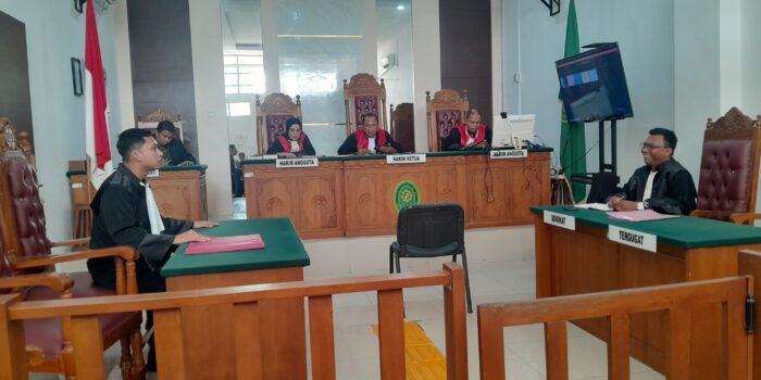 Persidangan kasus narkotika jenis sabu dengan berat hampir 2 kilogram di Pengadilan Negeri Tanjungpinang. Foto: Rindu Sianipar