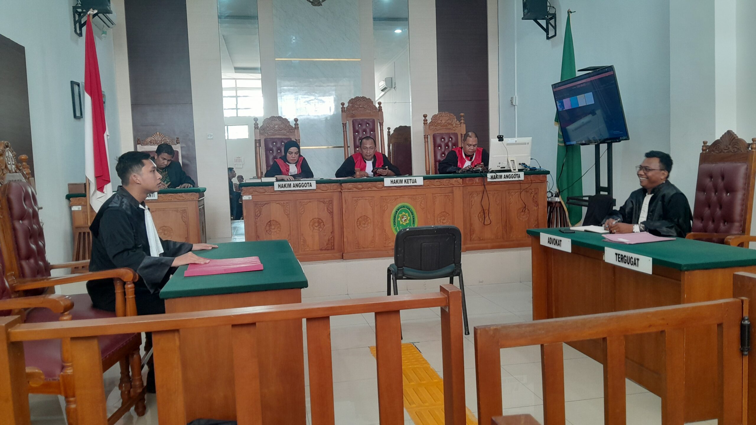 Persidangan kasus narkotika jenis sabu dengan berat hampir 2 kilogram di Pengadilan Negeri Tanjungpinang. Foto: Rindu Sianipar