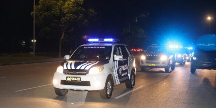 Polresta Barelang kembali melaksanakan Kegiatan Rutin yang Ditingkatkan (KRYD) dan razia balap liar gabungan, Sabtu malam (01/08/2026) hingga Minggu dini hari. Foto: Ist