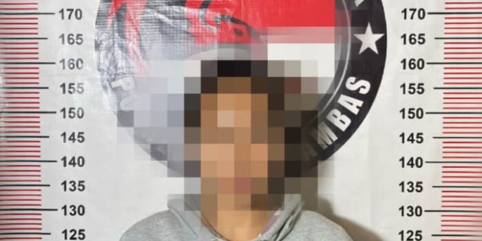 FAL (26), terduga pelaku kasus penyalahgunaan narkotika jenis sabu saat diamankan polisi. Foto: Dok Satresnarkoba Polres Anambas