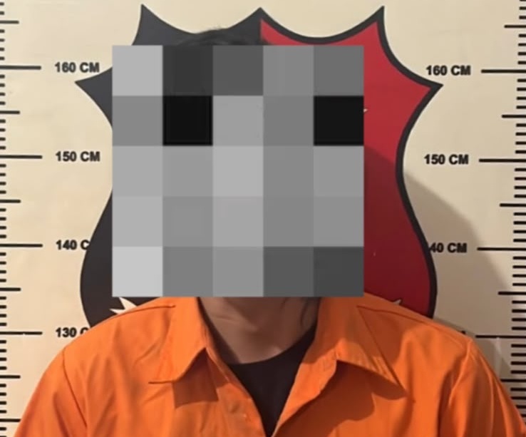 I (29), tersangka kasus penganiayaan saat diamankan polisi. Foto: Dok Polsek Bengkong