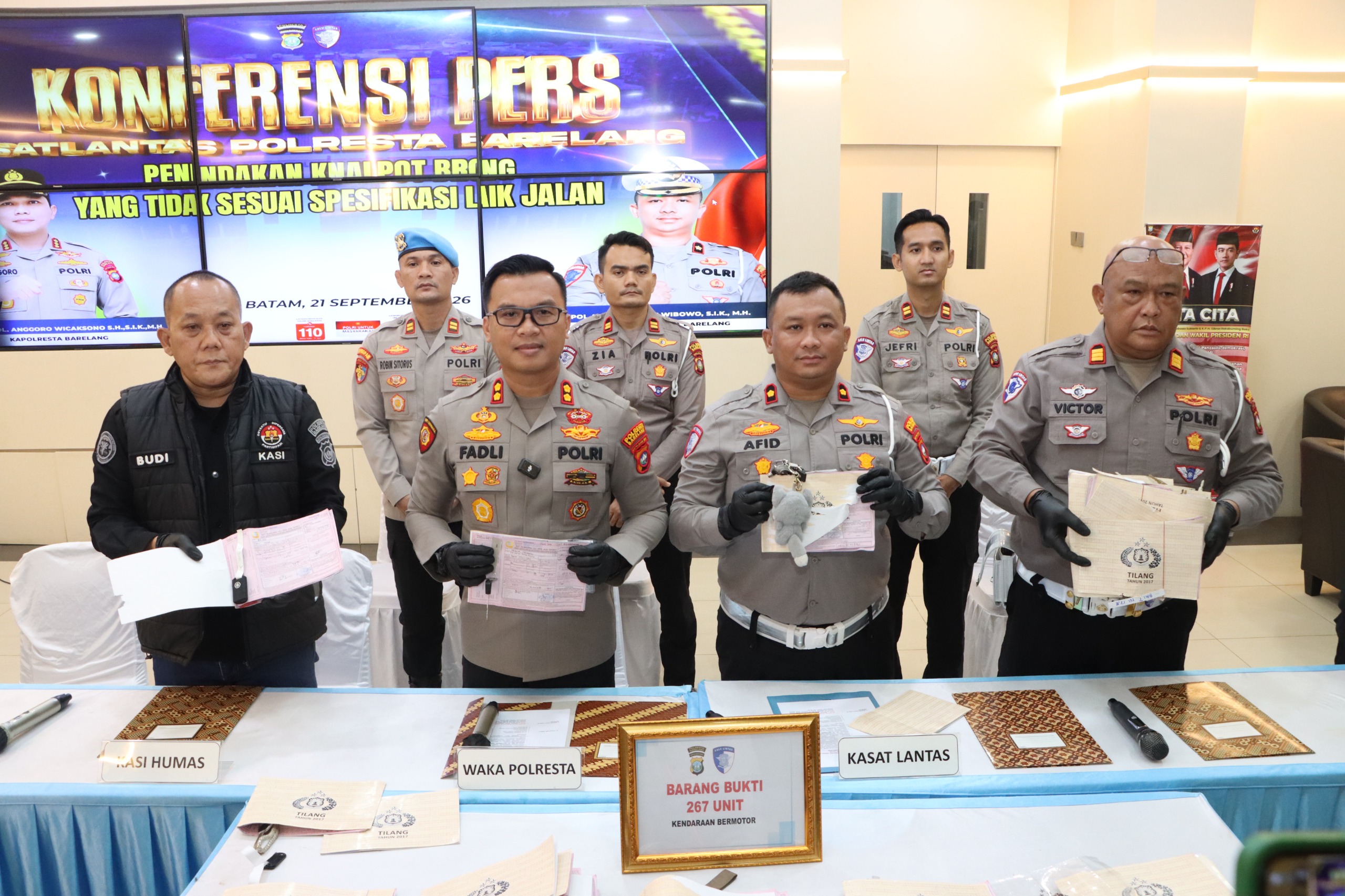 Konferensi pers Polresta Barelang terkait penindakan 267 kendaraan berknalpot brong. Foto: Ist